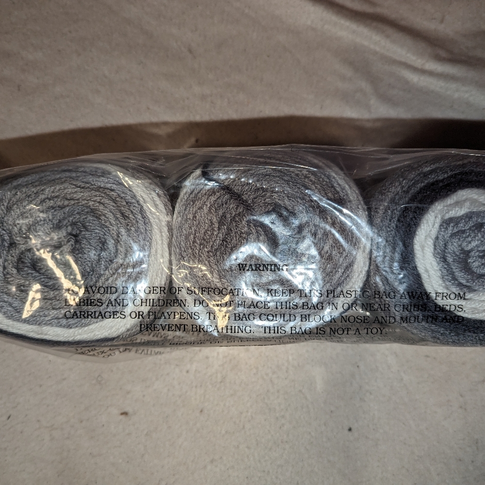 Lion Brand Yarns discontinued Crayola Cakes Timberwolf